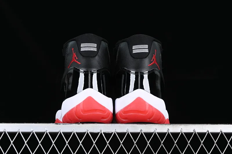 All categories Air Jordan Jordan series basketball shoes Air Jordan 11 OG version Air Jordan 11 "Bred" AJ11 Joe 11 patent leather black and red first year replica high-top basketball shoes 378037-061